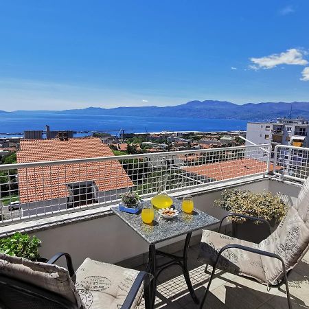 Apartment Belvedere With Seaview Rijeka Bagian luar foto