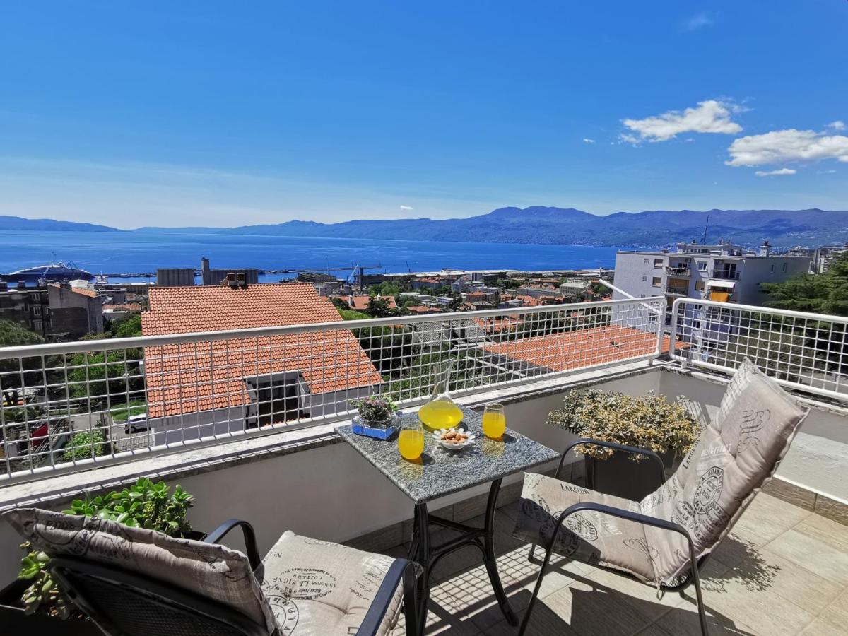 Apartment Belvedere With Seaview Rijeka Bagian luar foto