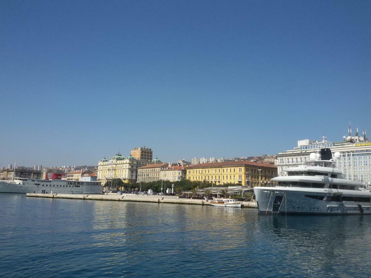 Apartment Belvedere With Seaview Rijeka Bagian luar foto