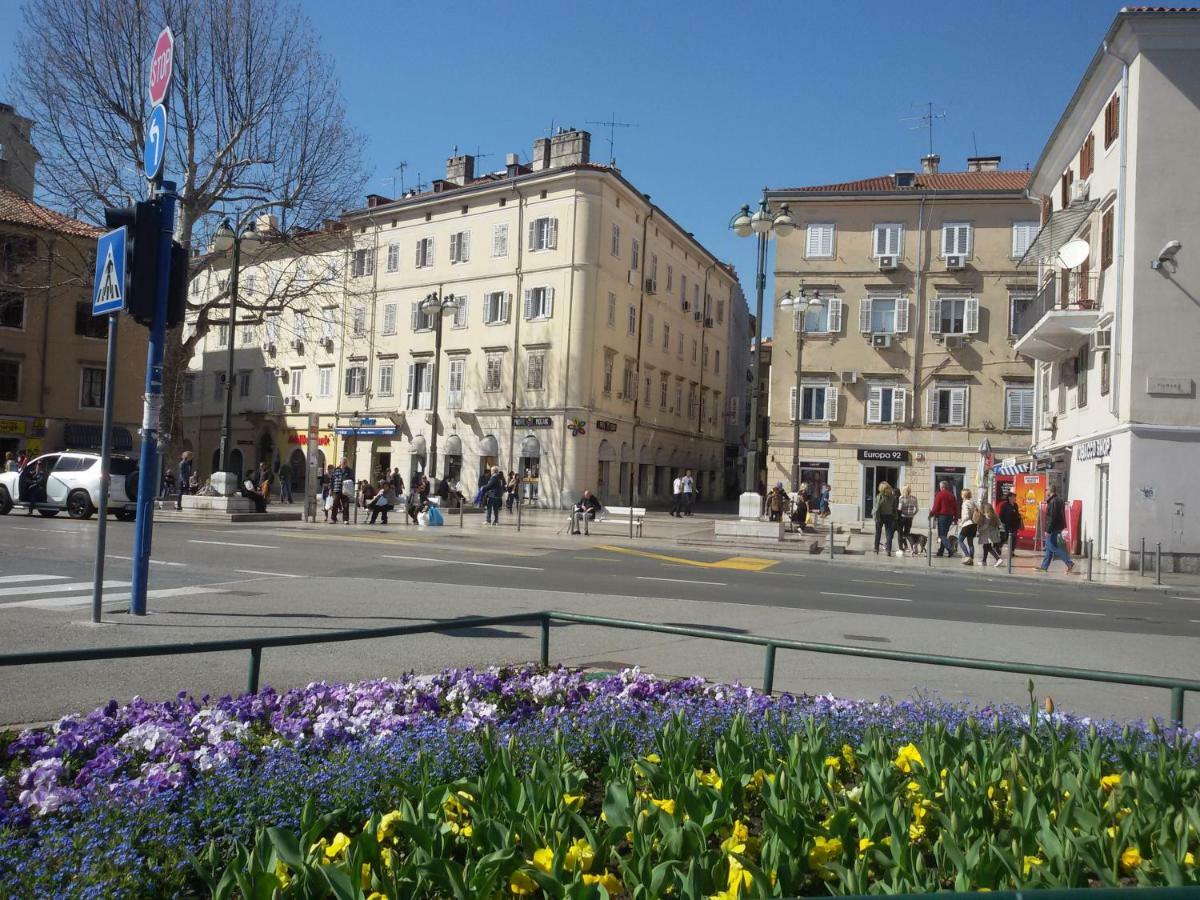 Apartment Belvedere With Seaview Rijeka Bagian luar foto